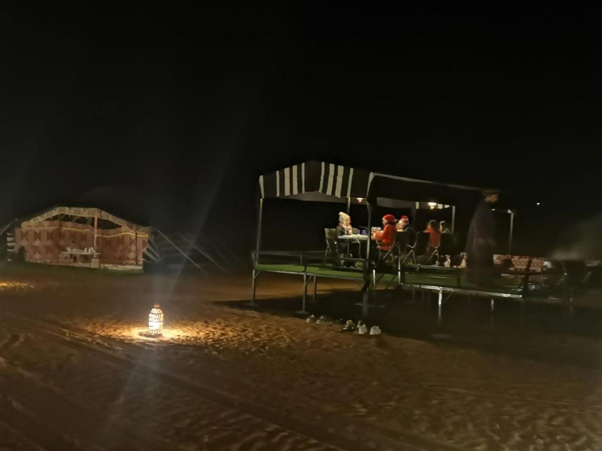 Crescent Desert Private Camp Shāhiq Exterior foto